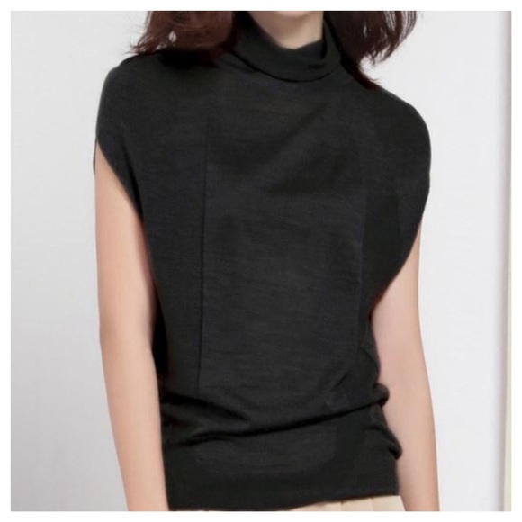 🎁 1 DAY MOVING SALE Soft Cashmere Flowing Lightweight Sweater 🎁 - Picture 6 of 8